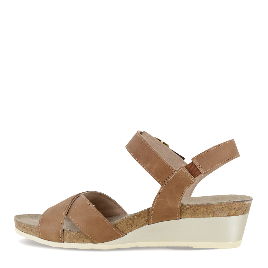 Women's Naot Throne Sandal LATTE 104121-E69