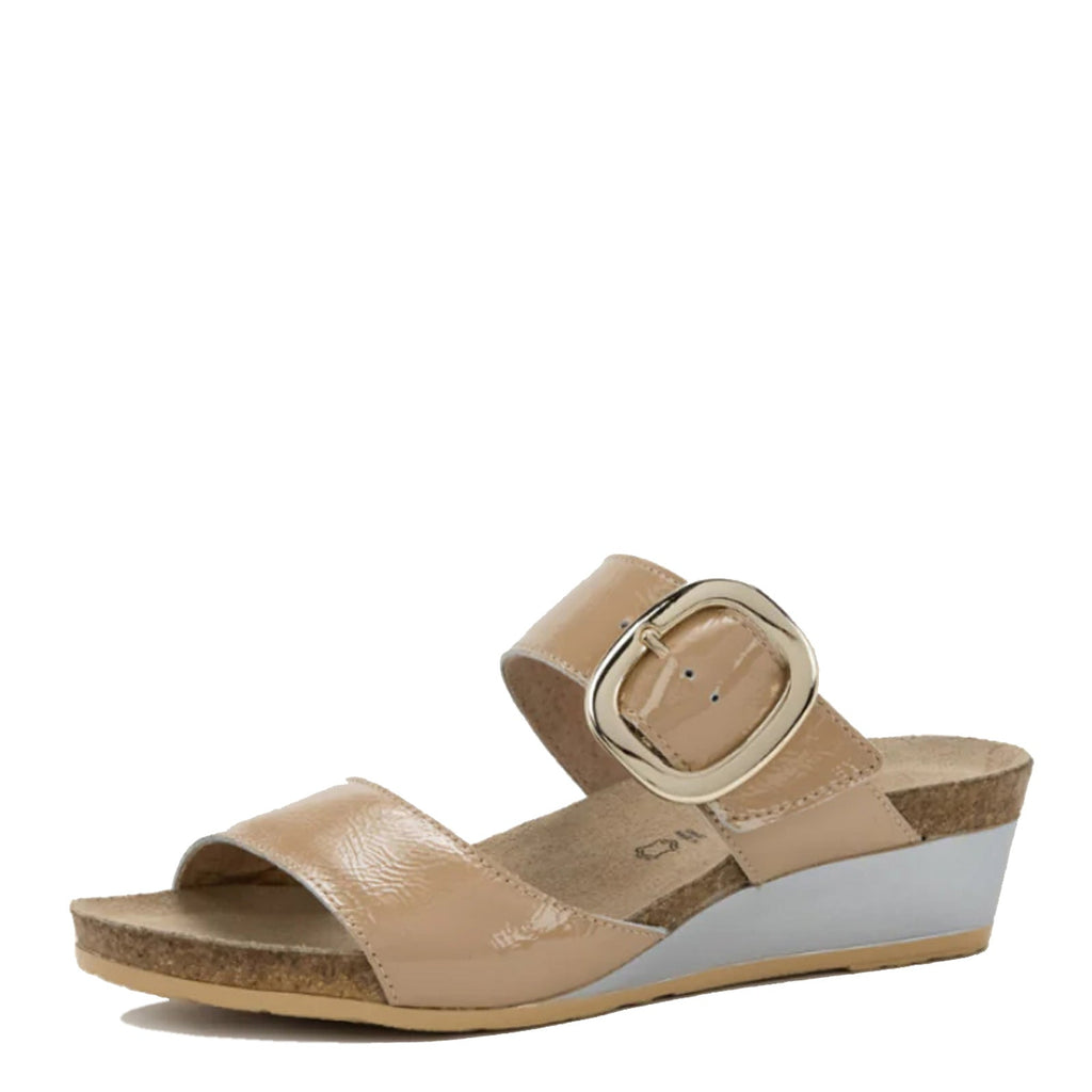 Women's Naot Magic Sandal CAMEL 104123-E14