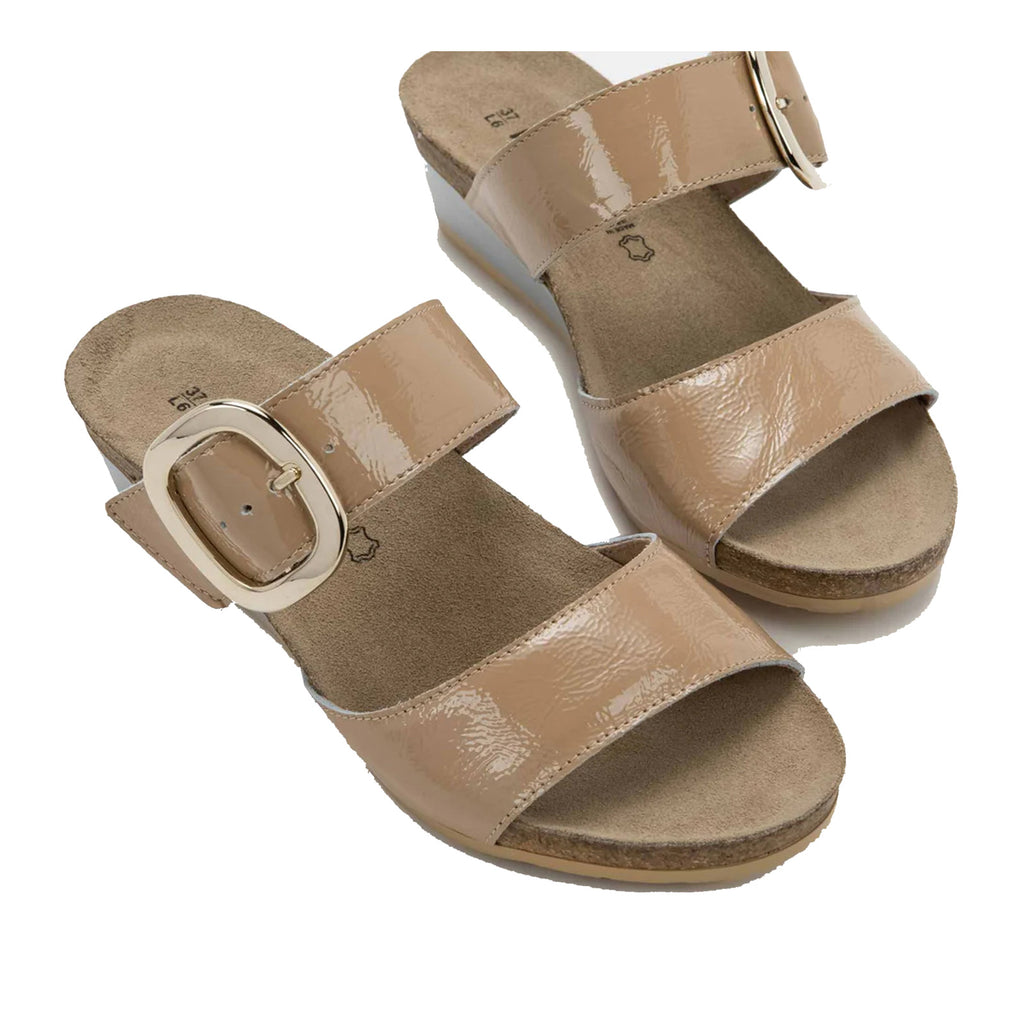 Women's Naot Magic Sandal CAMEL 104123-E14