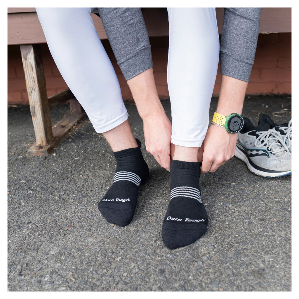 Men's Darn Tough No Show Tab Cushioned Ultra-Lightweight Running Socks BLACK 1116-BLACK