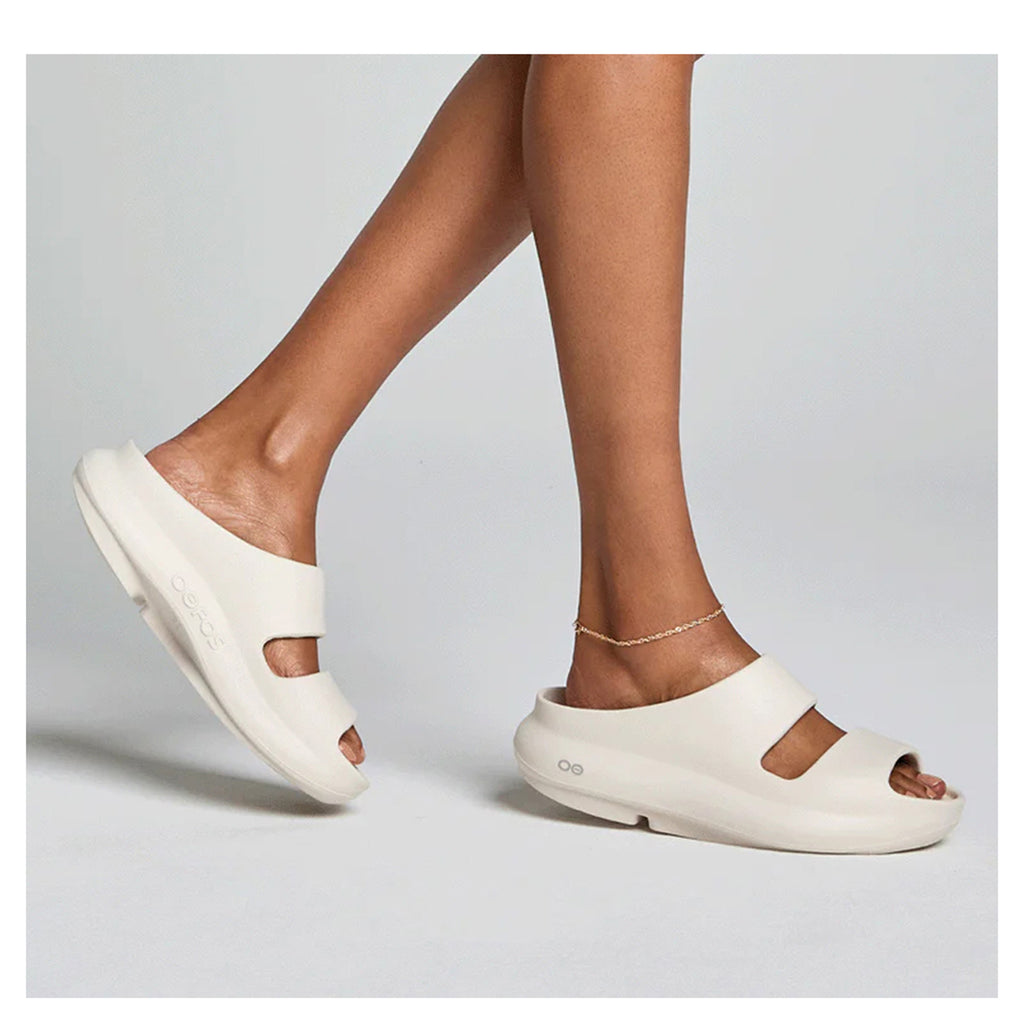 Women's OOfos OOyea Sandal CHALK 1700-CHALK