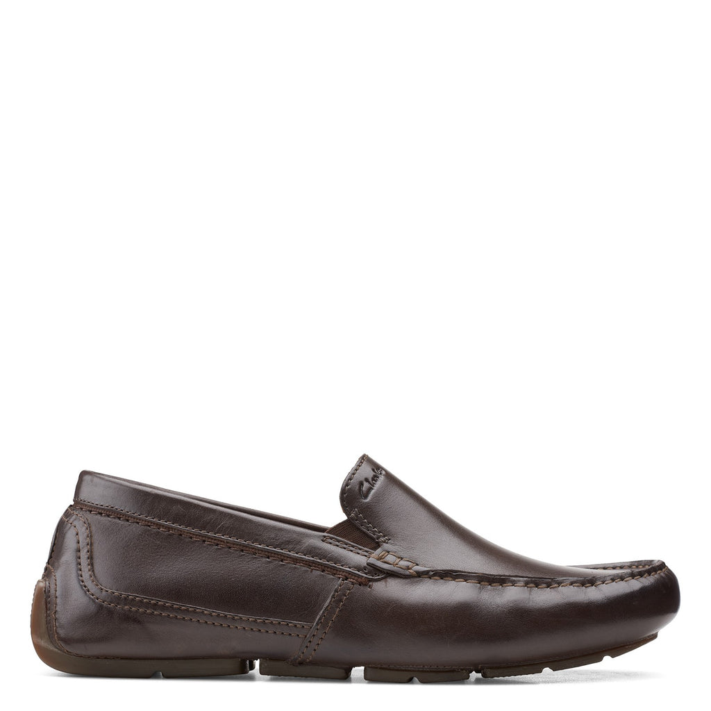 Peltz Shoes  Men's Clarks Markman Plain Loafer DARK BROWN 26158706