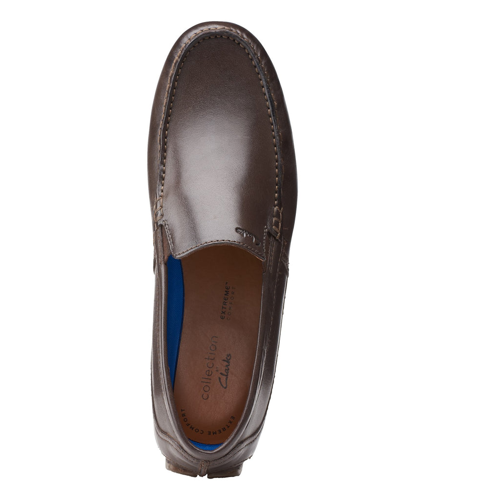 Peltz Shoes  Men's Clarks Markman Plain Loafer DARK BROWN 26158706