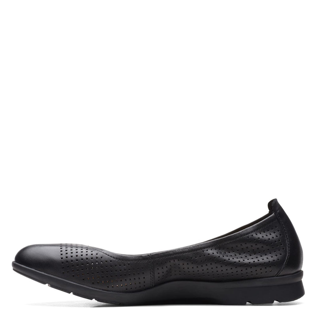 Women's Clarks Jenette Ease Flat BLACK PERF 26165152
