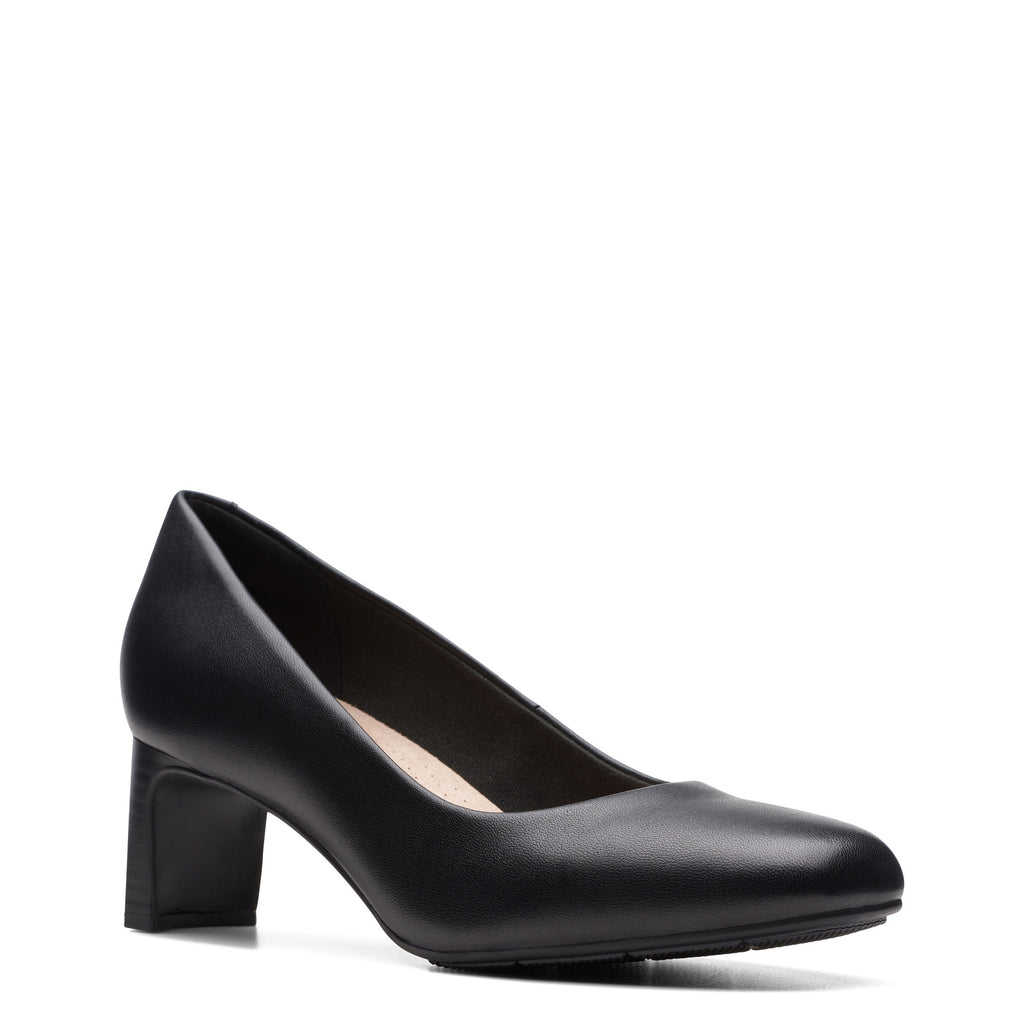 Women's Clarks Kyndall Iris Pump BLACK 26174303
