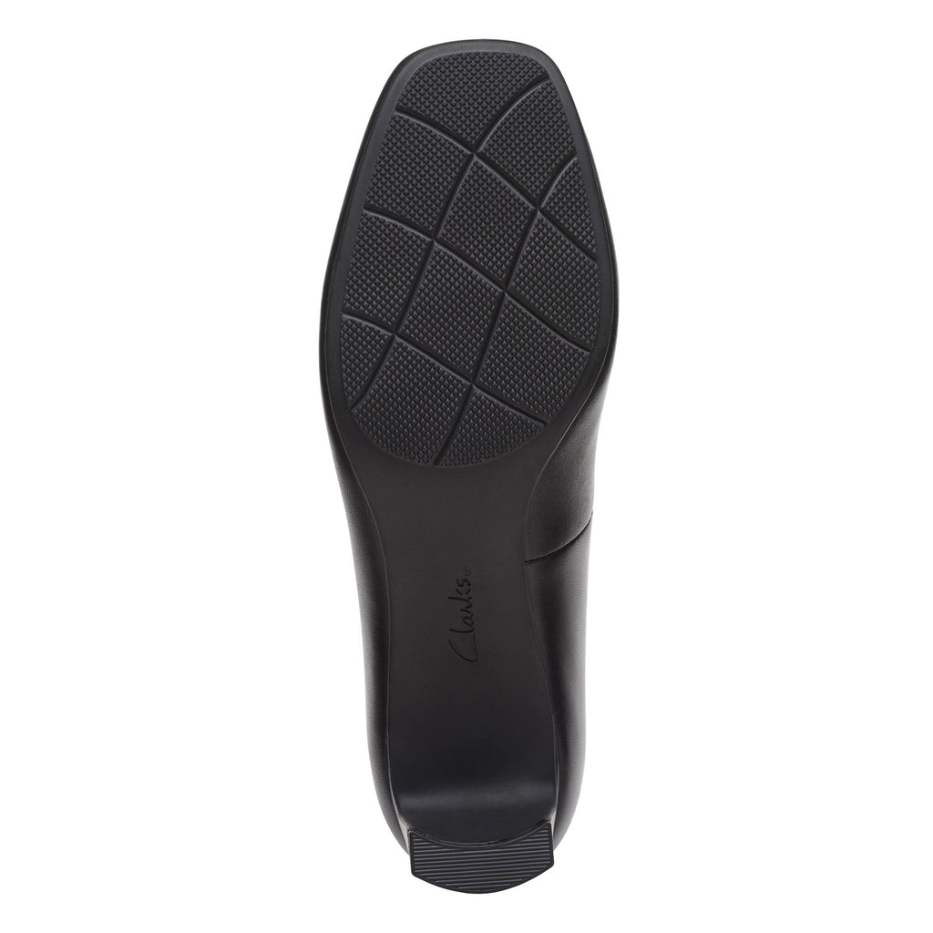 Women's Clarks Kyndall Iris Pump BLACK 26174303