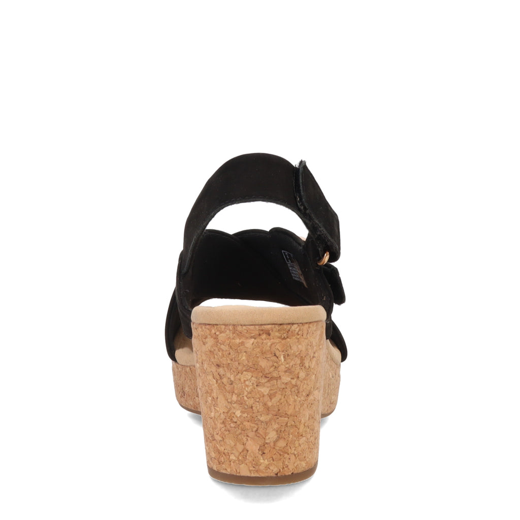 Women's Clarks Giselle Dove Sandal BLACK 26177142