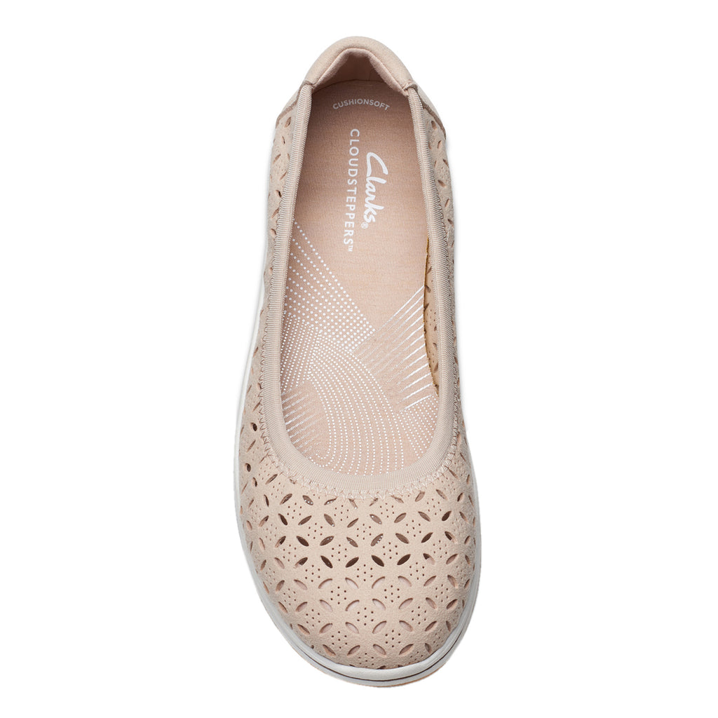 Women's Clarks Breeze Roam Slip-On Light Sand 26177231