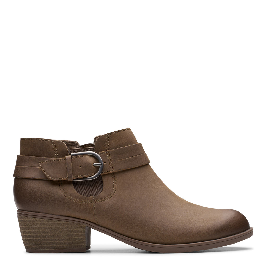 Women's Clarks Charlten Rae Boot MUSHROOM OILY 26179574