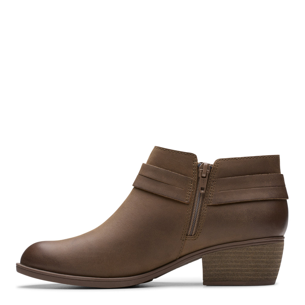 Women's Clarks Charlten Rae Boot MUSHROOM OILY 26179574