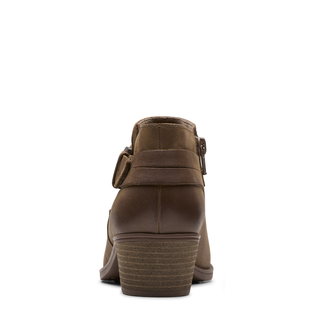 Women's Clarks Charlten Rae Boot MUSHROOM OILY 26179574