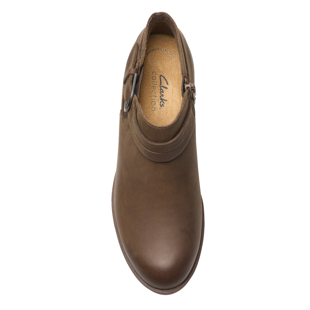 Women's Clarks Charlten Rae Boot MUSHROOM OILY 26179574