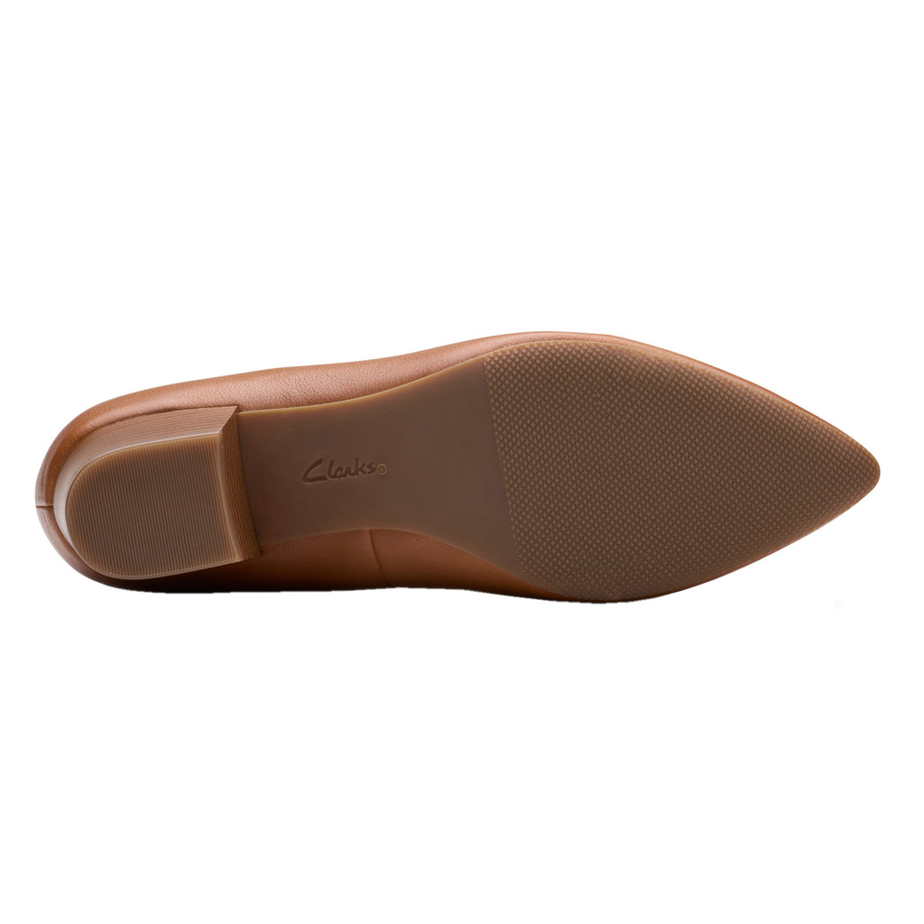 Women's Clarks Ellanie Hope Pump TAN 26180057