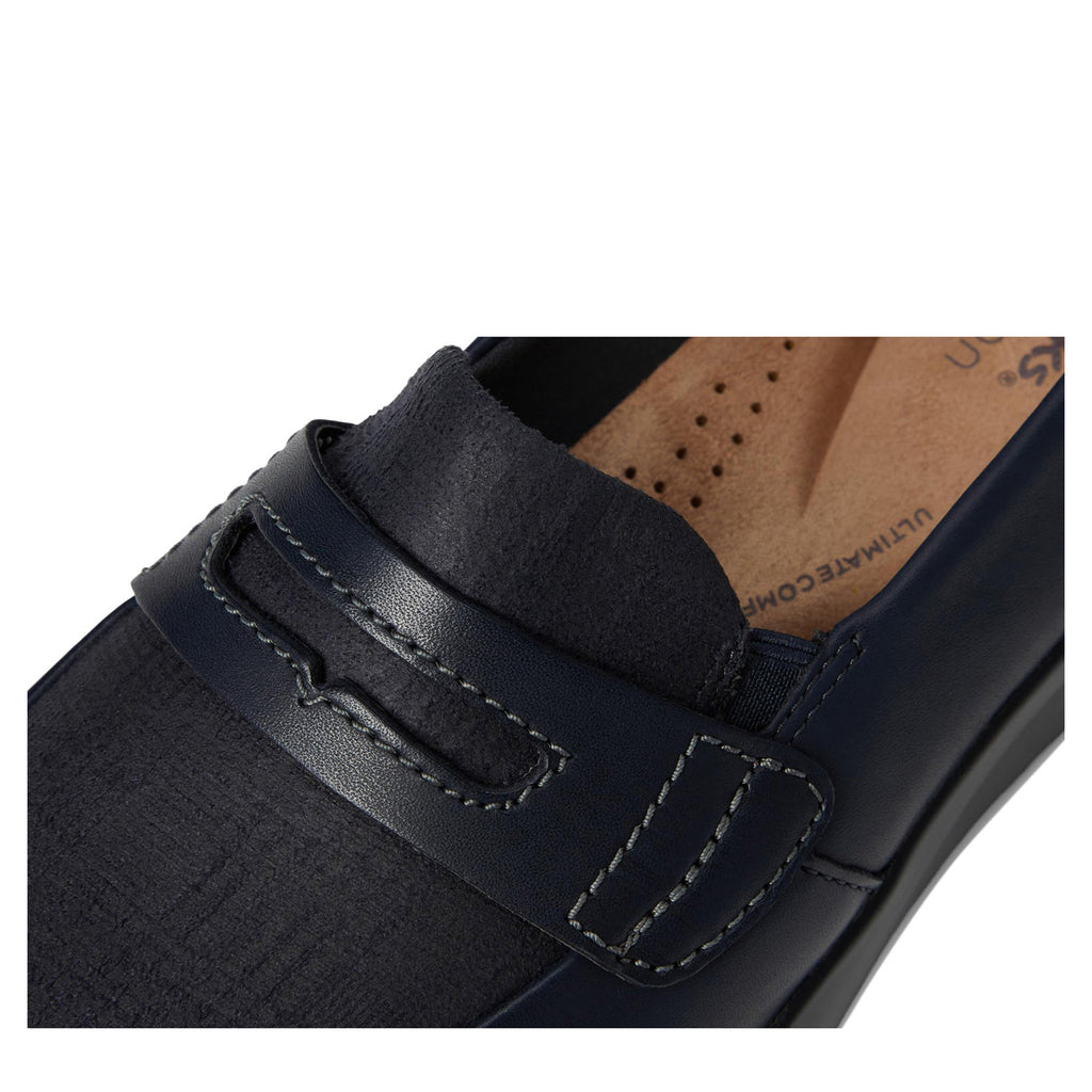 Women's Clarks Ellowyn Penny Loafer NAVY 26180092