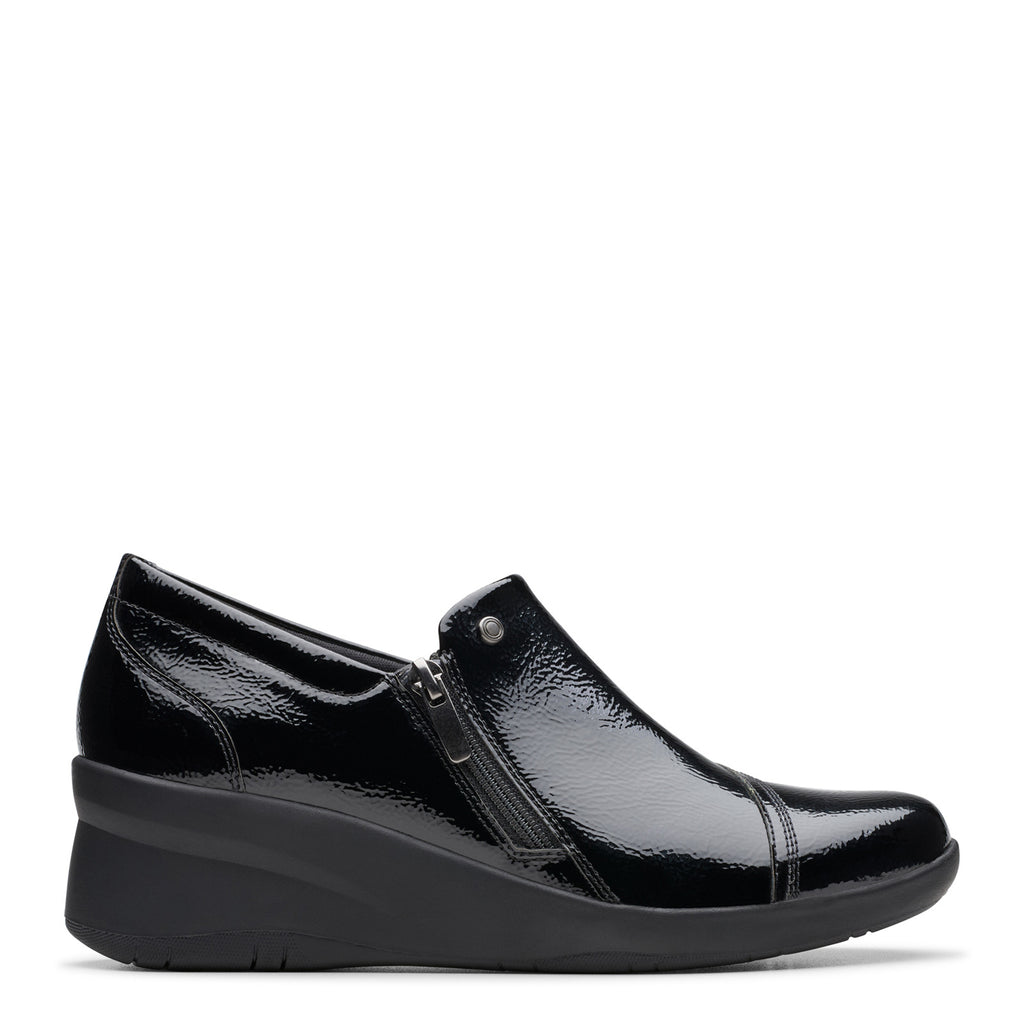 Women's Clarks Suttyn Zip Bootie BLACK CRINKLE PATENT 26180144