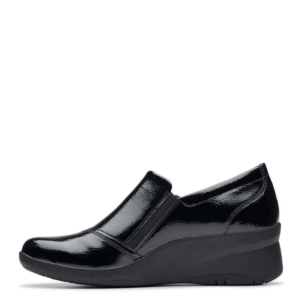 Women's Clarks Suttyn Zip Bootie BLACK CRINKLE PATENT 26180144