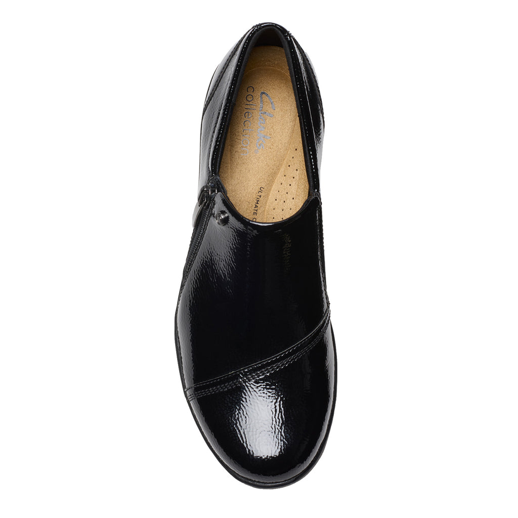 Women's Clarks Suttyn Zip Bootie BLACK CRINKLE PATENT 26180144