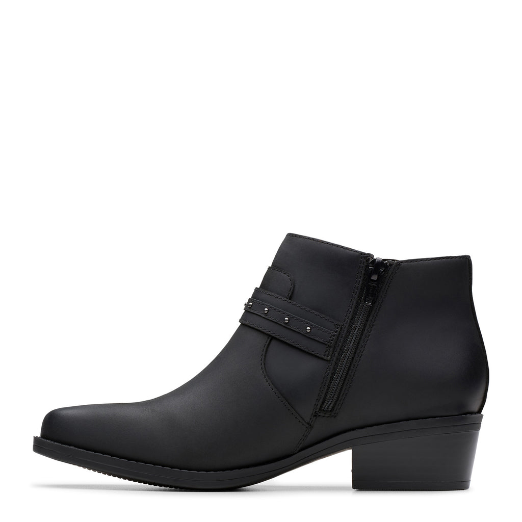 Women's Clarks Danyelle Wish Boot BLACK OILED LEATHER 26184755
