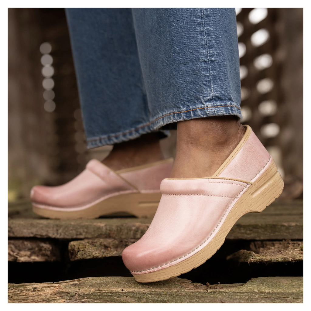 Women's Dansko Professional Clog PINK MILLED BURNISHED 306-331421