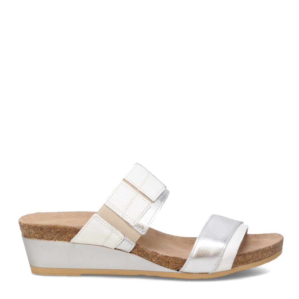 Women's Naot Royalty Sandal WHITE / SILVER 5051-WFT