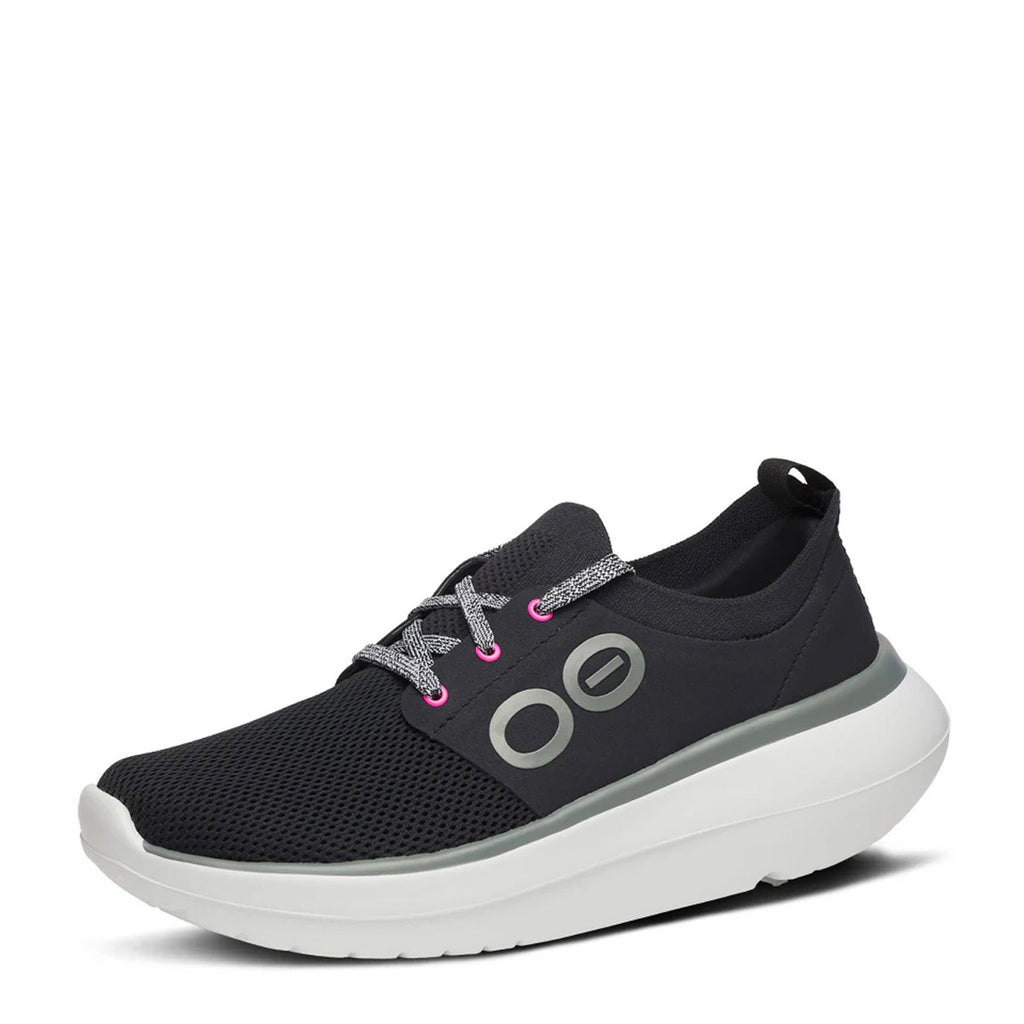 Women's OOfos OOmy Stride Sneaker BLACK  WHITE 5077-WHITEBLACK