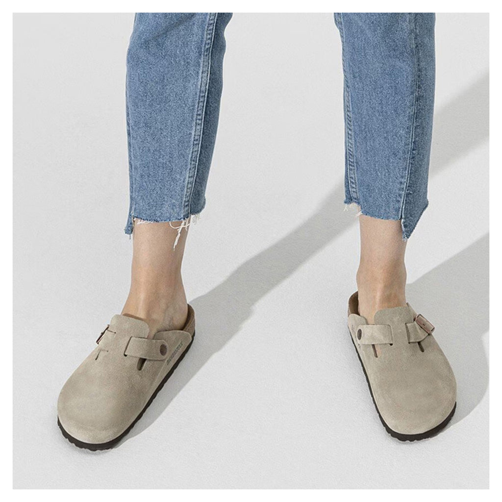 Men's Birkenstock Boston Soft Footbed Clog - Regular Fit TAUPE SUEDE 560771 R