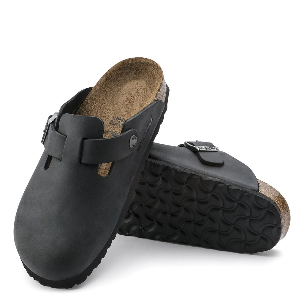 <p>The Men's Birkenstock Boston Oiled Leather Clog is a timeless slip-on icon built for lasting wear BLACK OILED LEATHER 59461 R