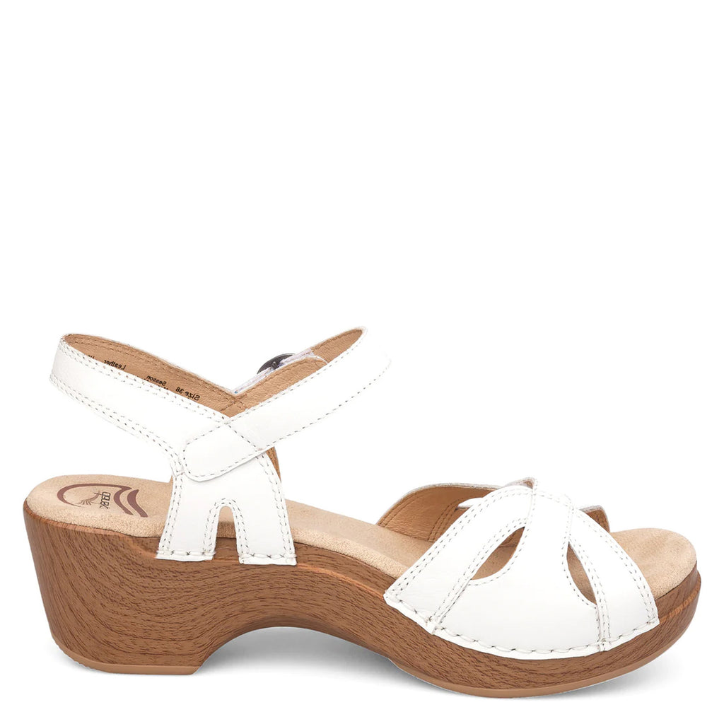 Peltz Shoes  Women's Dansko Season Sandal White 9849-012200