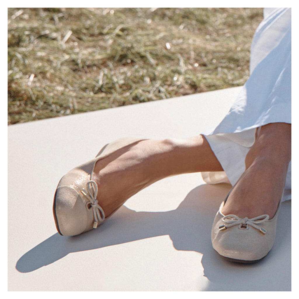 Women's Vionic Klara Flat PALE GOLD I8667L5700