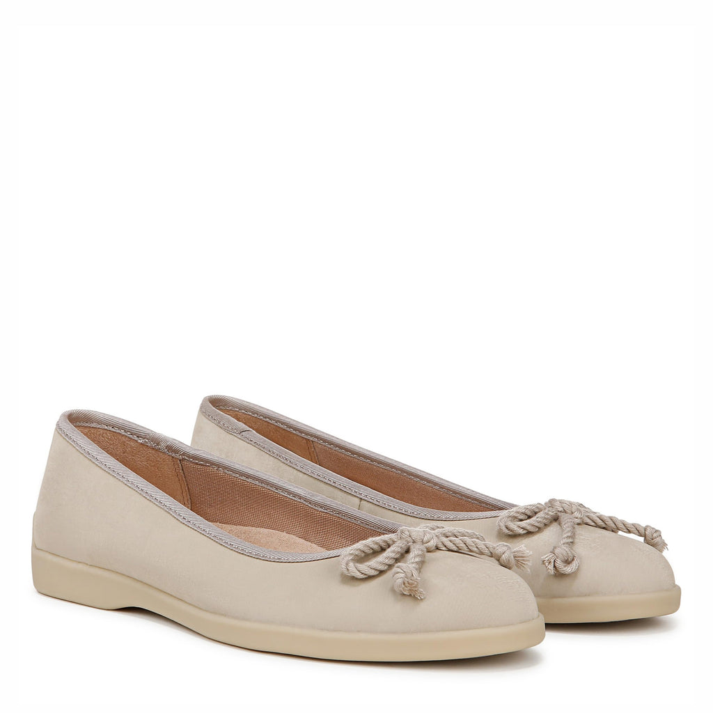 Women's LifeStride Maura Flat TAUPE J4788S3200