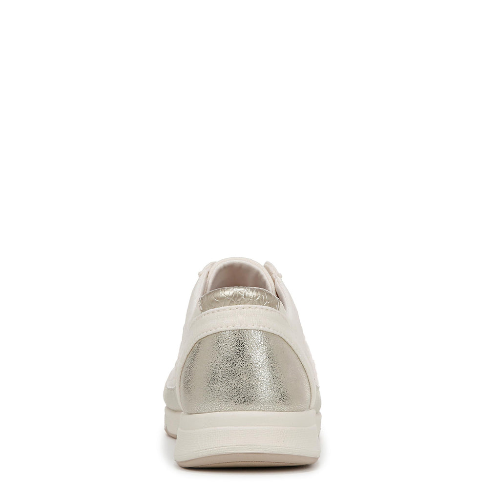 Women's BZees Recover Sneaker EGGNOG J4887F4101