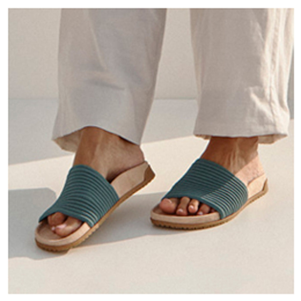 Women's Vionic Evie Slide Sandal Bodega Blue J5081F1400