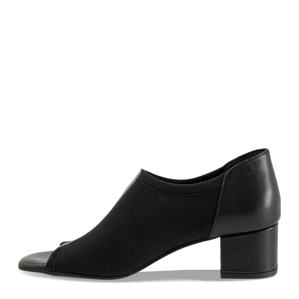 Women's Trotters Lennon Shootie BLACK T2609-001