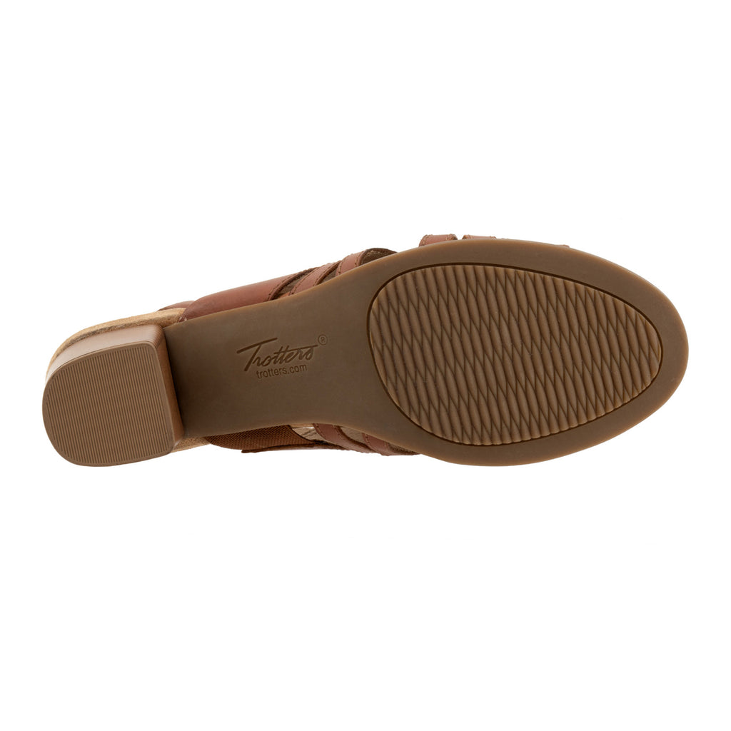 Women's Trotters Mariam Sandal LUGGAGE T2612-215