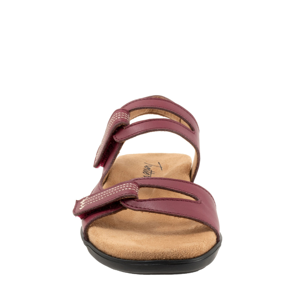 Women's Trotters Katarina Sandal CHERRY T2626-640