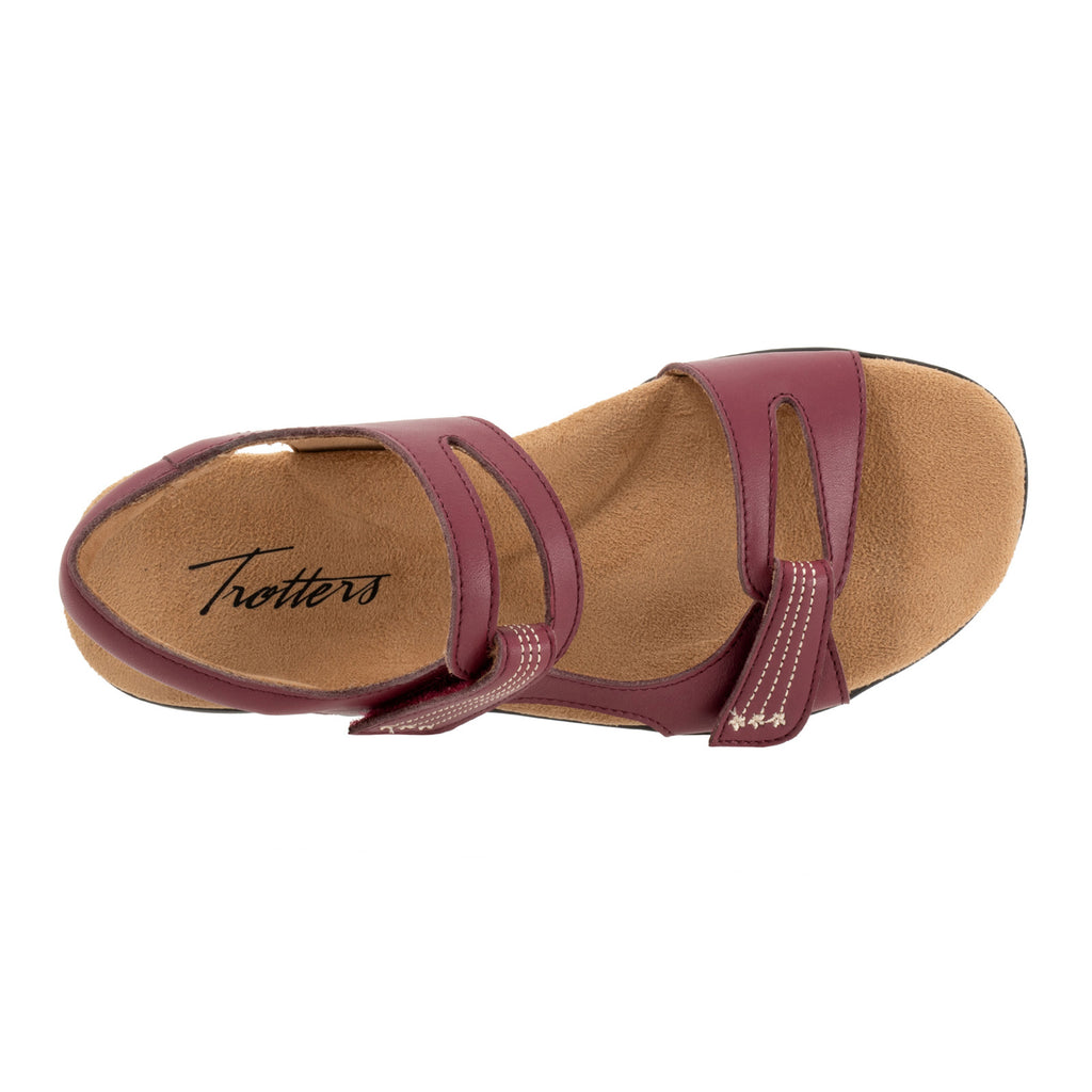 Women's Trotters Katarina Sandal CHERRY T2626-640