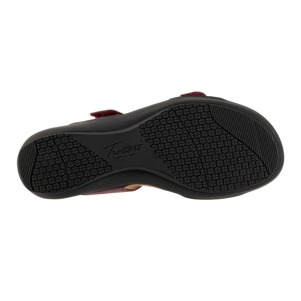 Women's Trotters Katarina Sandal CHERRY T2626-640